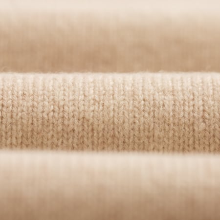 closeup-flâneurs-Mooncastle-Japanese-Sweater-Wool-and-Cashmere-Turtleneck-Natural