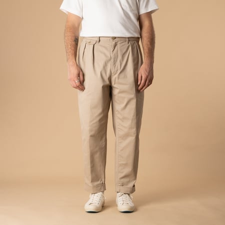 Pantalon-à-pinces-BEAMS PLUS-2 Pleats Twill Trousers-couleur-Khaki-de-face