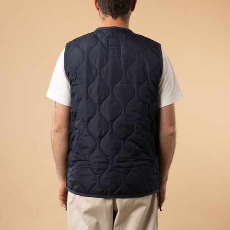 Taion-flâneurs-veste-sans-manche-Unisex-Military-Button-V-Neck-Down-Vest-Dark Navy de dos