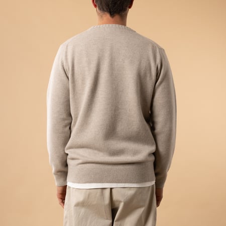 flâneurs-Mooncastle-Japanese-Sweater-Wool-and-Cashmere-Round-Neck-Beige-Gray-Back View
