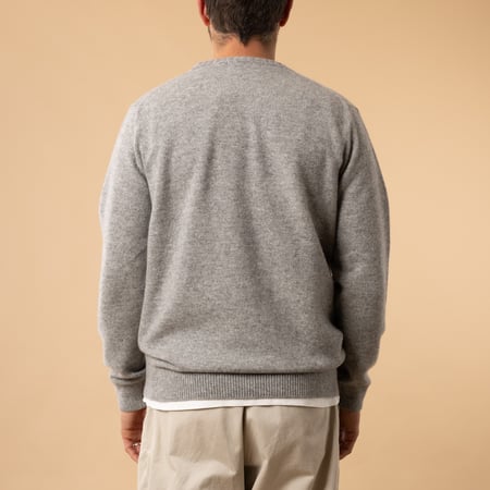 flâneurs-Mooncastle-Japanese-Sweater-Wool-and-Cashmere-Round-Neck_light-gray-back-view