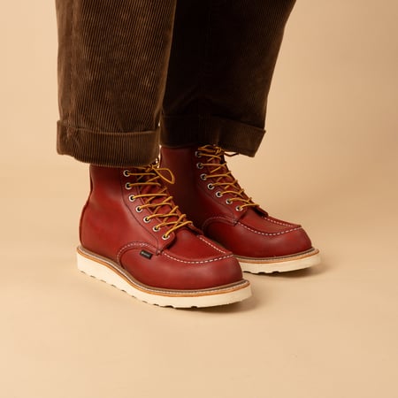 photos flâneurs RED WING SHOES Gore-Tex Moc Toe 8864 Russet Taos portée de face