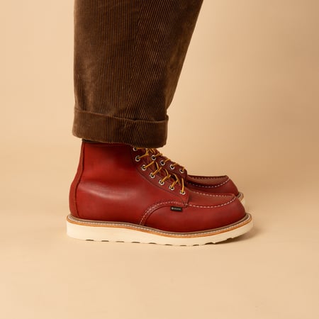 photos flâneurs RED WING SHOES Gore-Tex Moc Toe 8864 Russet Taos portée-de côté