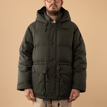 Frizmworks_Karakoram Down Parka Dark Green_de-face-fermé