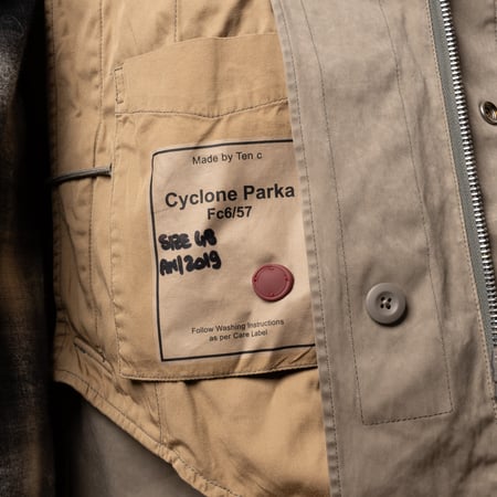 flâneurs-TENC-Cyclone-Parka-Walnut-tag-détail