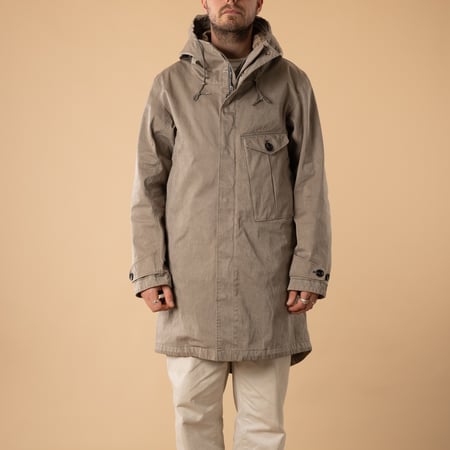 flâneurs-TENC-Cyclone-Parka-Walnut-fermé-de-face