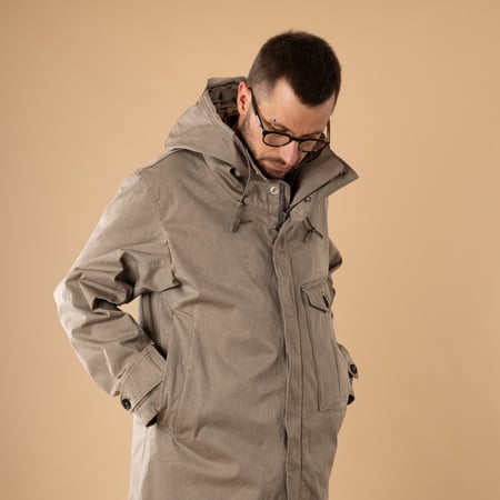 flâneurs-TENC-Cyclone-Parka-Walnut-silhouette-détail