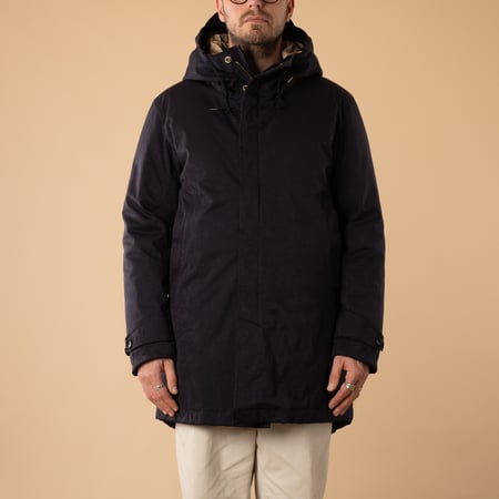 flâneurs-TENC-Core-Down-Parka-Navy_de-face-fermé