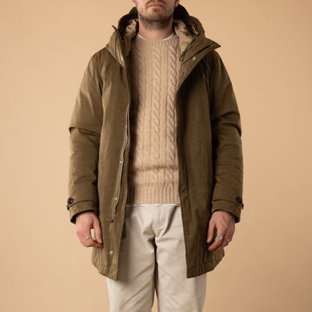 flâneurs-TENC-Core-Down-Parka-Olive-de-face-ouvert