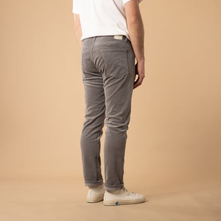 flâneurs-BEAMS-PLUS-5-Pockets-Tapered-Corduroy-Grey-de-dos