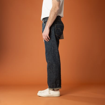 side-flâneurs-ONI-DENIM-266-CCD-15oz-Relax-Straight-Kabuki-Crushed-Concrete-Denim