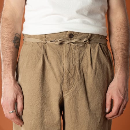image-front-detail--SEUVAS-10oz-CANVAS-TAPERED-2TUCK-PANTS-coffee