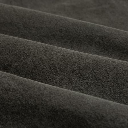 detail-material-loafers-Seuvas-shirt-charcoal