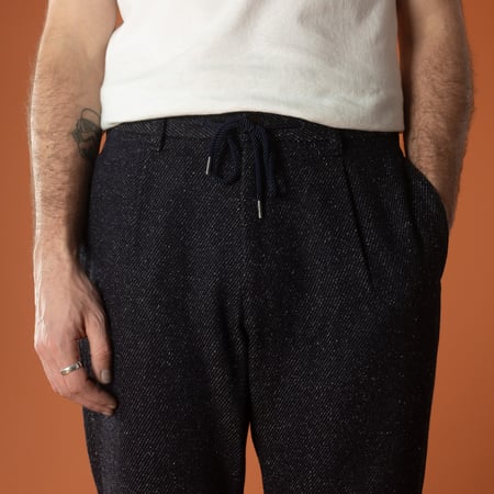 front-detail-flâneurs-JAPAN-BLUE-JEANS-Tweed-Denim-Easy-Tapered-Pants