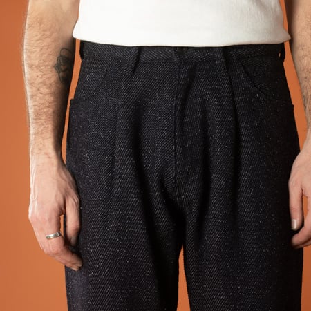 front-detail-flâneurs-JAPAN-BLUE-JEANS-Tweed-Denim-Wide-Tapered-5P-Trousers