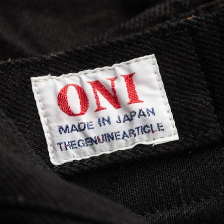 image tag flâneurs-ONI-DENIM-622ZR-BK-20oz-Secret-Black-Denim-Relaxed-Tapered (1)