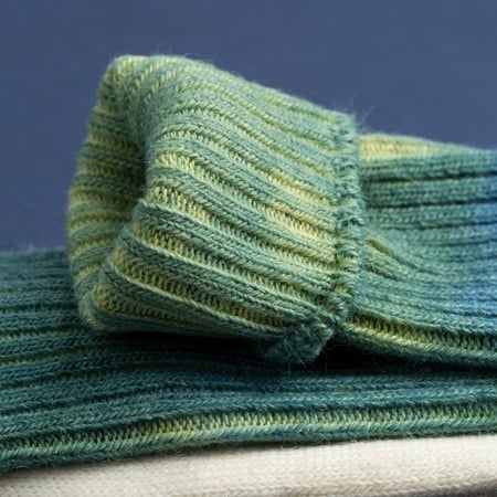image-détail--flâneurs-chaussettes-Patapaca-laine-Dip-Dye-Q'uolle-Indigo-Socks