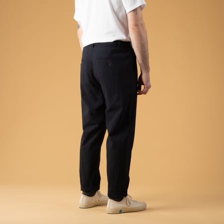 Image flâneurs Universal Works SS25-Military Chino Ospina Cotton Dark Navy back