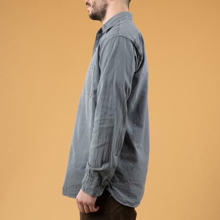 Image of flâneurs detailing WAREHOUSE & CO vintage shirt SS25 from the side
