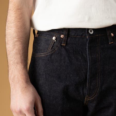 Image flâneurs FOB FACTORY  F165 Garage 5P Selvedge Denim porté de face coin pocket