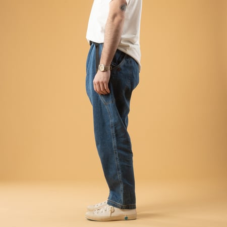 Image flâneurs pantalon porté de profil GOHEMP High Explorer Pants used wash (3)