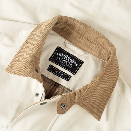 detail col flâneurs veste FRIZMWORKS Royal Hunting Jackect Cream