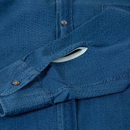 chemise UNIVERSAL WORKS Lazy Day Shirt Washed Indigo Seersucker image manche flâneurs