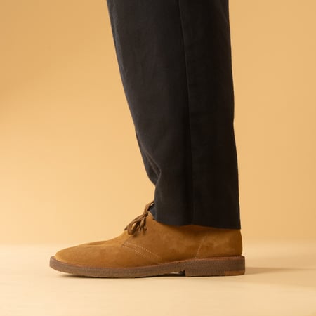Image flâneurs chaussures Astorflex Montflex Cuoio porté de profil