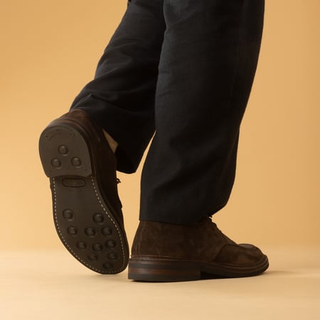 image porté de dos flâneurs-chaussure-ASTORFLEX-Carlflex Rubber Dark Chestnut