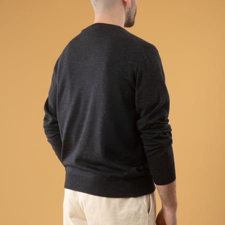 Image flâneurs pull MOONCASTLE pull MOONCASTLE_pull Mérinos Manches Longues Col Rond Dark Gray de dos