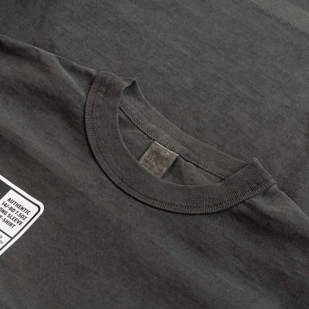 XX DEVELOPMENT teeshirt manches longues SURE MFG 7,5oz Pocket Tee Black detail col