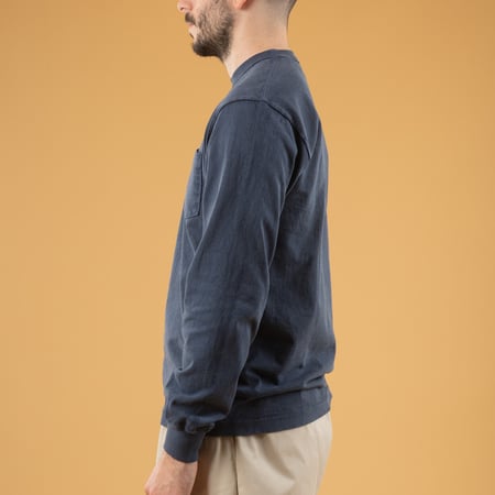 image portée de profil flâneurs SURE MFG 7,5oz Pocket LS Tee Nasvy 1 (2)