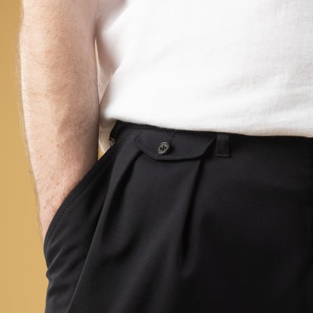 Image_Flâneurs_BEAMS PLUS / 2 Pleats Wool Tropical Dark Navy_détail-coin-pocket