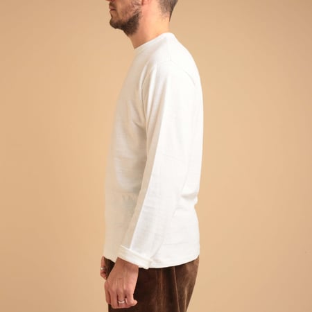 image flâneurs teeshirt manches longues WAREHOUSE & CO.  Lot. 5906 T-Shirt LS No Print Crew Off White de profil