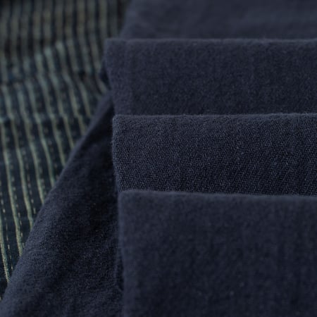 détail tissu  flâneurs Beams Plus 2 Pleats Relax Trousers Linen Cotton Navy