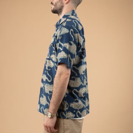 Image_Flâneurs_KARDO x FLÂNEURS / S/S Shirt BP69 Indigo/de-profil