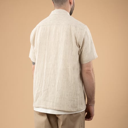 Image-Flâneurs_ Kardo x Flaneurs Shirt EMB21 Natural Stripe_de-dos