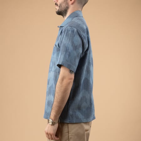 Image-Flâneurs_KARDO x FLÂNEURS / S/S Shirt Ikat 61_de-profil