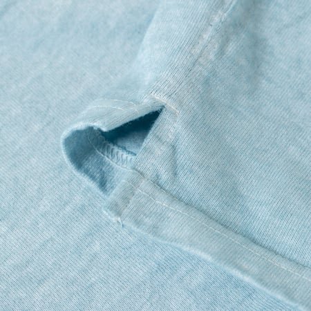closeup image of flâneurs GOOD ON short sleeve thick Heavy Raglan Pocket Tee_p-soda (1)