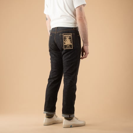image flâneurs jean porté de dos Momotaro 0605-13 Natural Tapered 13oz Zimbabwe Cotton (3)