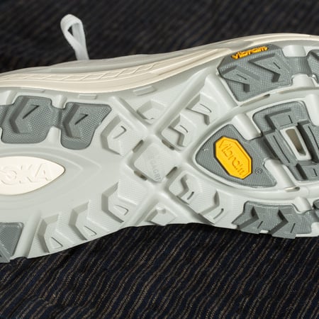 sneakers Hoka flâneurs Mafate Speed 2 Cosmic Grey Alabaster detail (3)