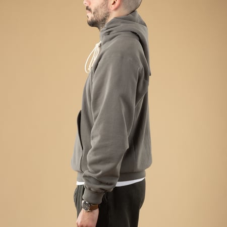 Image-Flâneurs_XX DEVELOPMENT / "SURE MFG" The Californians 60's Hoodie charcoal_de-profil