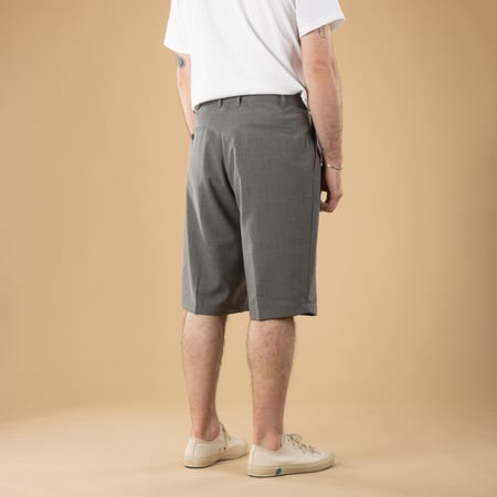 Image-Flâneurs_BEAMS PLUS / 2 Pleats Shorts Wool Tropical Grey_de-dos