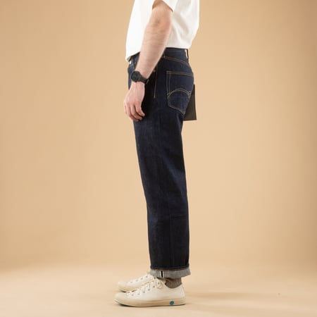 flâneurs-STUDIO D'ARTISAN-SD-801-15oz-Regular-Straight-Natural-Indigo-Selvedge-Denim_de-profil
