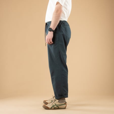 Image-Flâneurs_GOHEMP / Hemp Utility Basic Pants Dark Blue_de-profil
