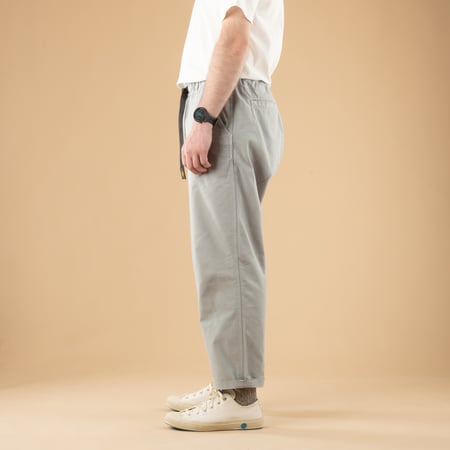 Image-Flâneurs_GOHEMP / Hemp Utility Basic Pants Ice Gray_de-profil