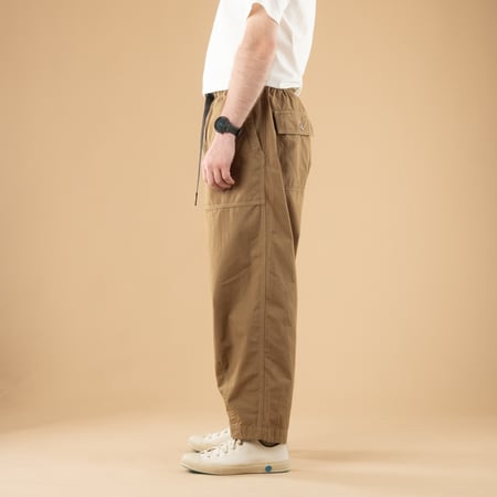 Image-Flâneurs_GOHEMP / Travel Balloon Pants Olive_de-profil