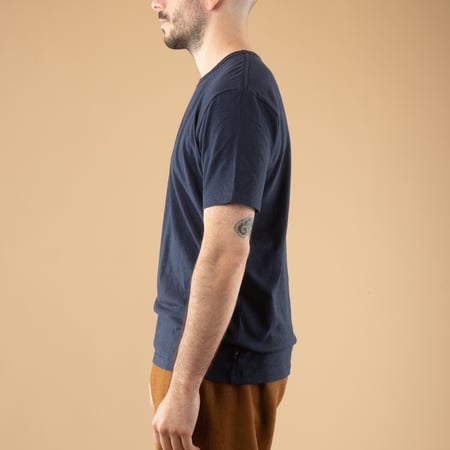 Image-Flâneurs_GOHEMP / Basic S/S Tee Marine Navy_de-profil