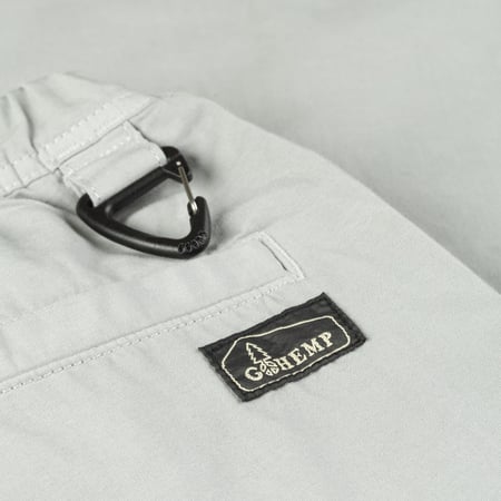 Image-Flâneurs_GOHEMP / Hemp Utility Basic Pants Ice Gray_détail-tag