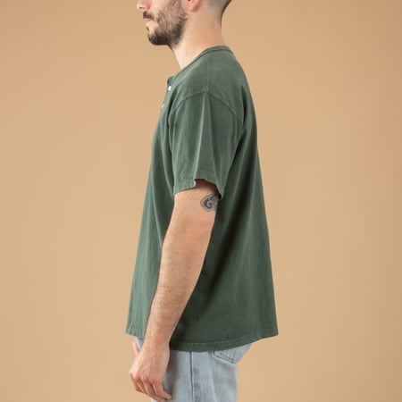 Image-Flâneurs_GOOD ON / Short Sleeve Crew T-shirt Vintage Dye Dark Green_de-profil